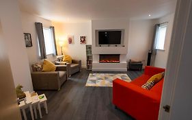 Hampton 3-Bedroom Relaxing Escape With Parking